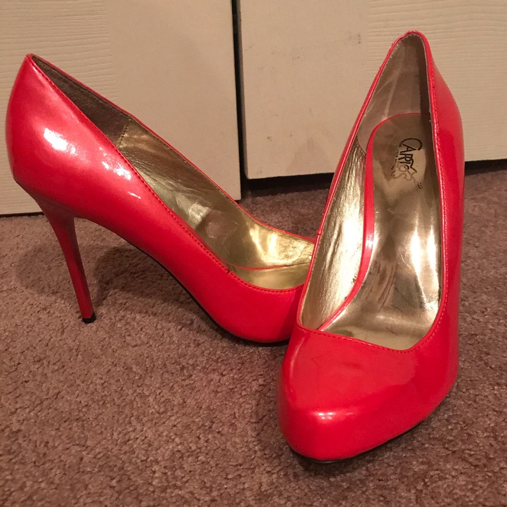 Women’s brand NEW pumps